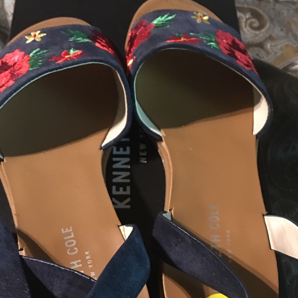 Shoes - Picture 2 of 3
